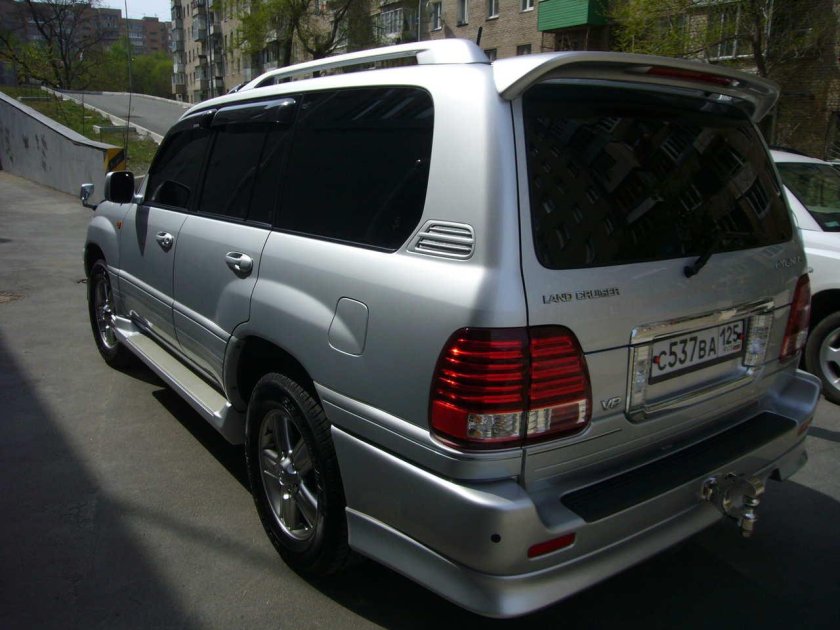Toyota Land Cruiser Cygnus