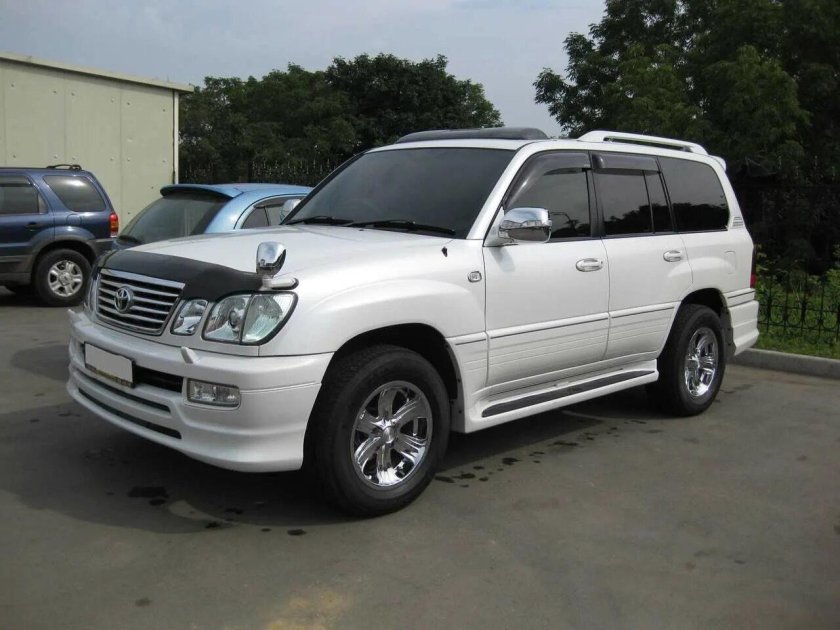 Toyota Land Cruiser Cygnus