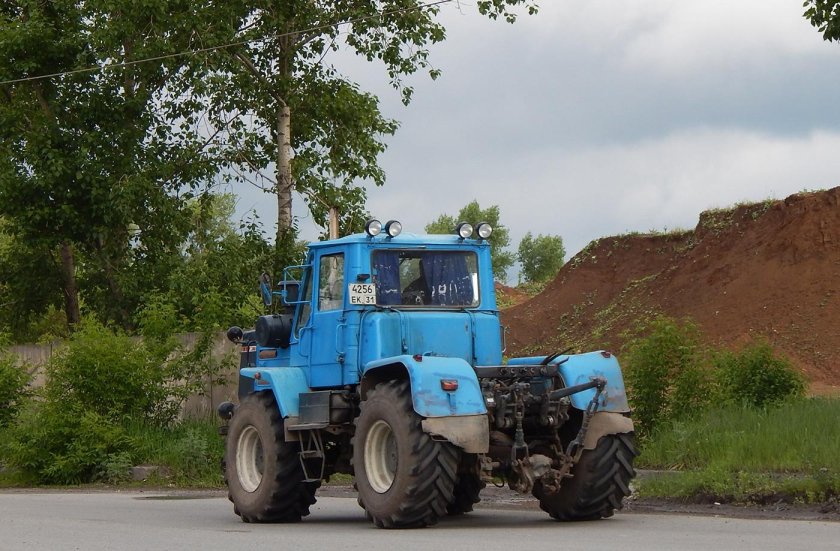 Трактор ХТЗ-17221