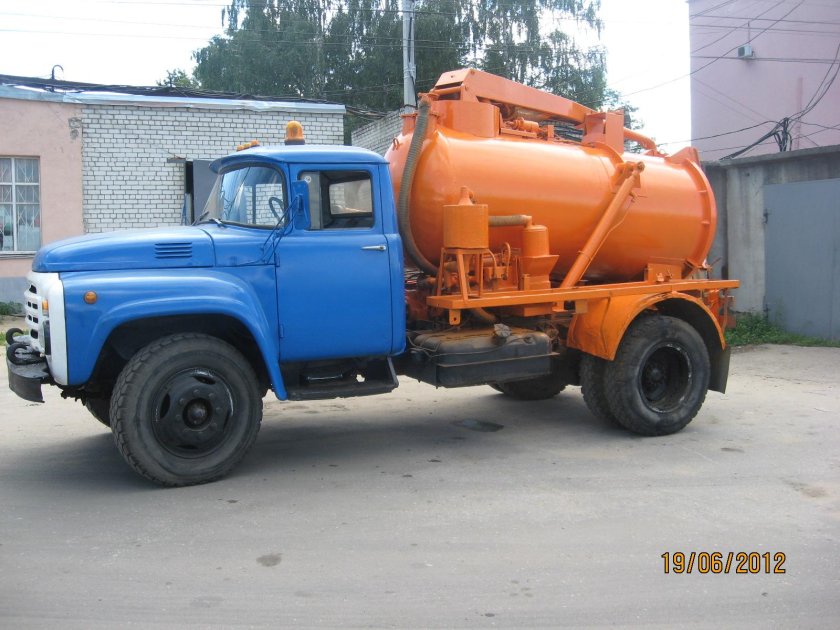 Илососная машина зил130