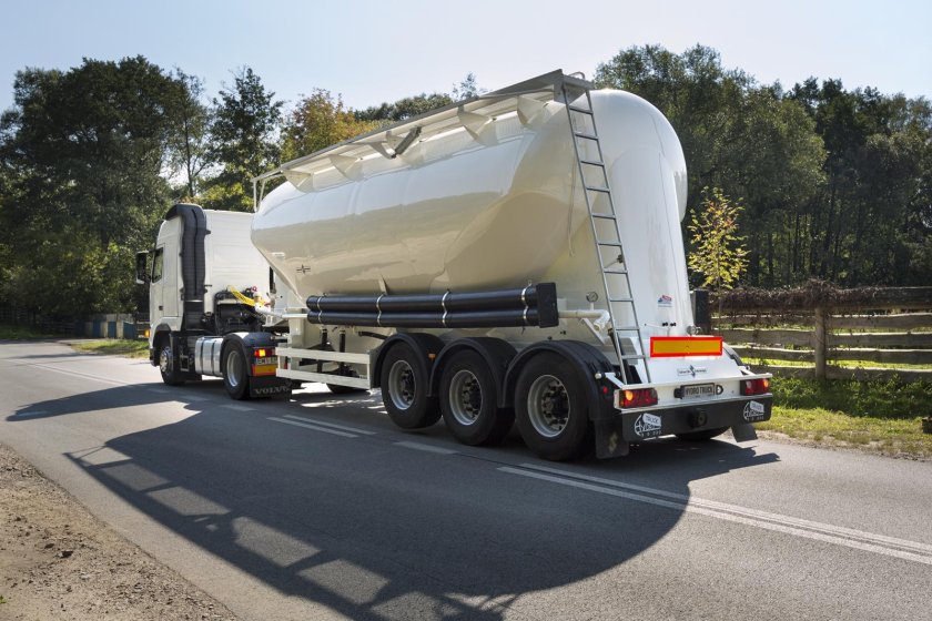 Прицеп цементовоз