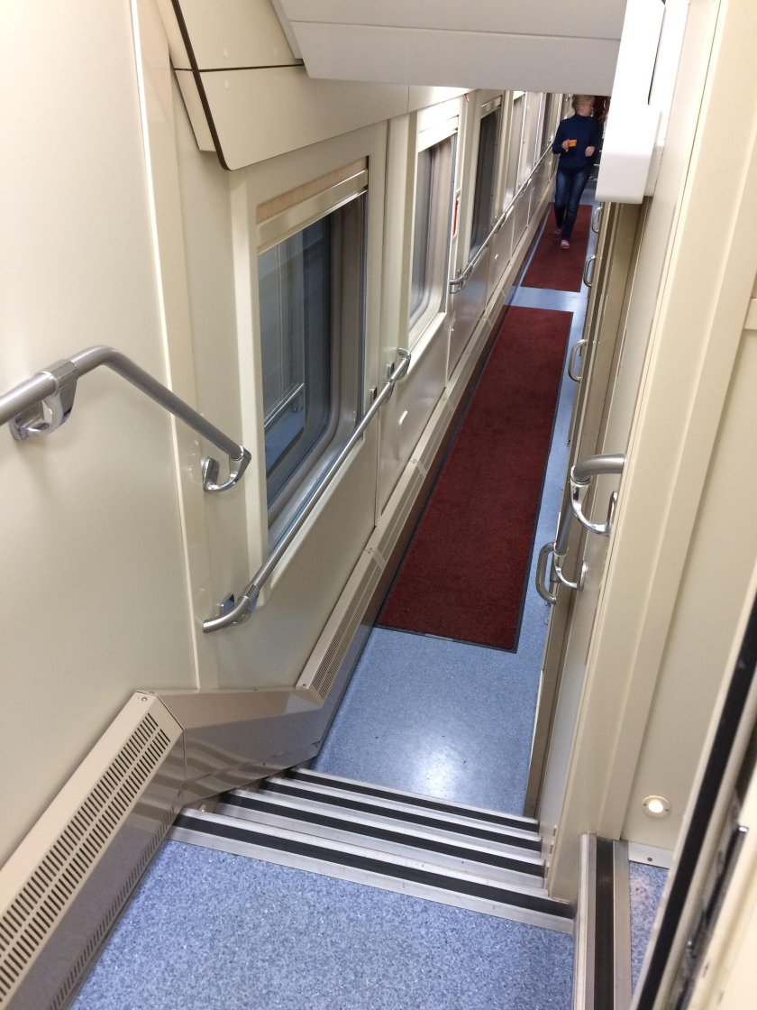 РЖД 104в Адлер Москва двухэтажный