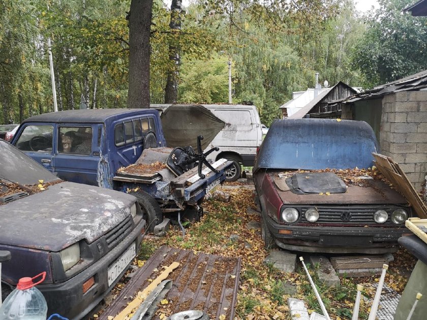 АВТОХЛАМ во дворе