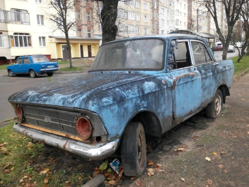 ИЖ 412 брошенный