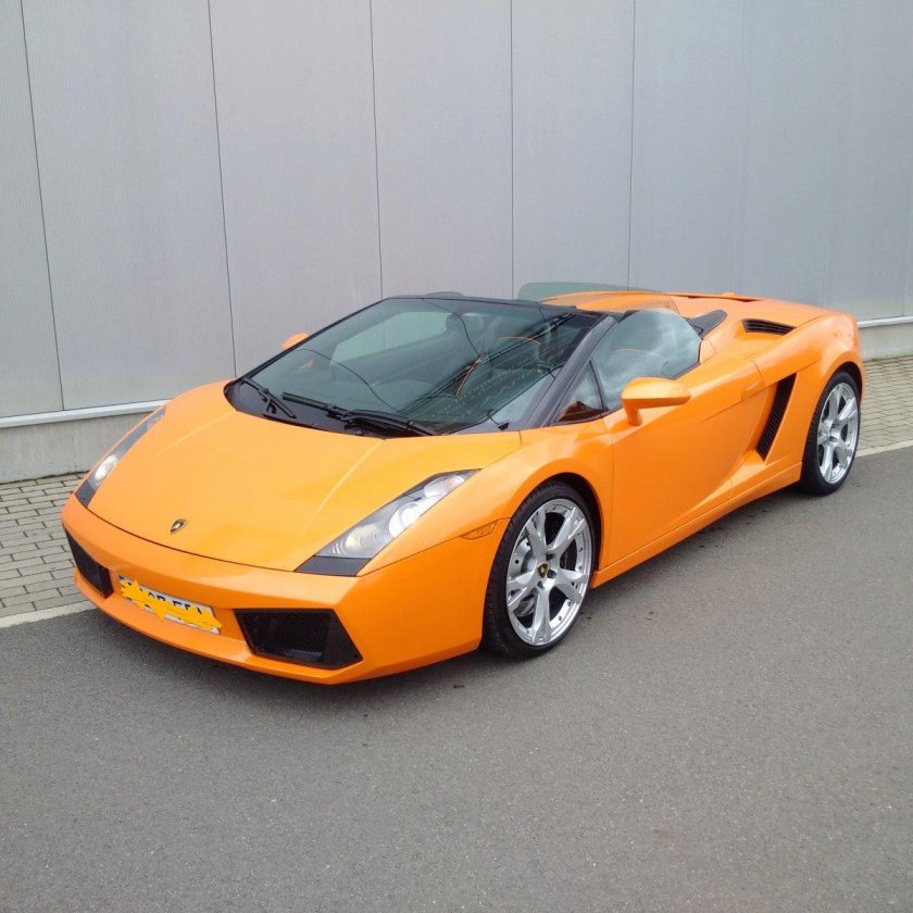 Ламборджини Галлардо 2022