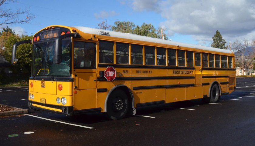 Автобус желтый