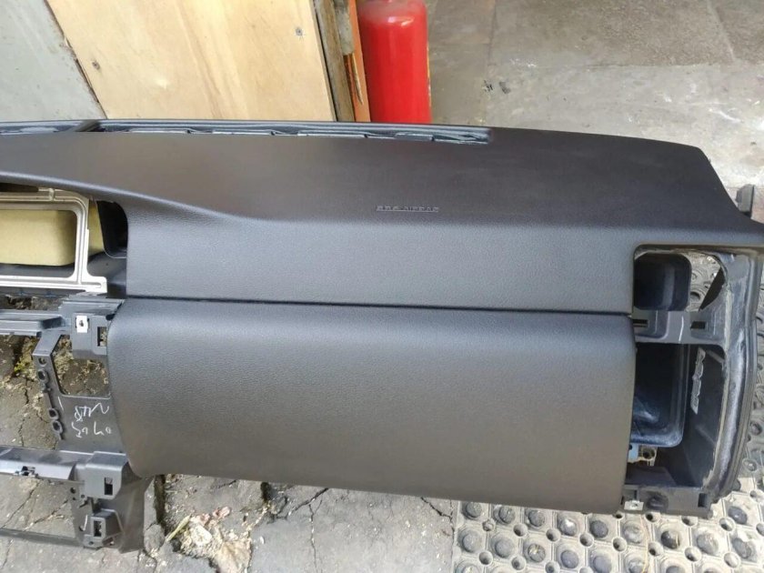 Nissan Patrol y61 Торпедо