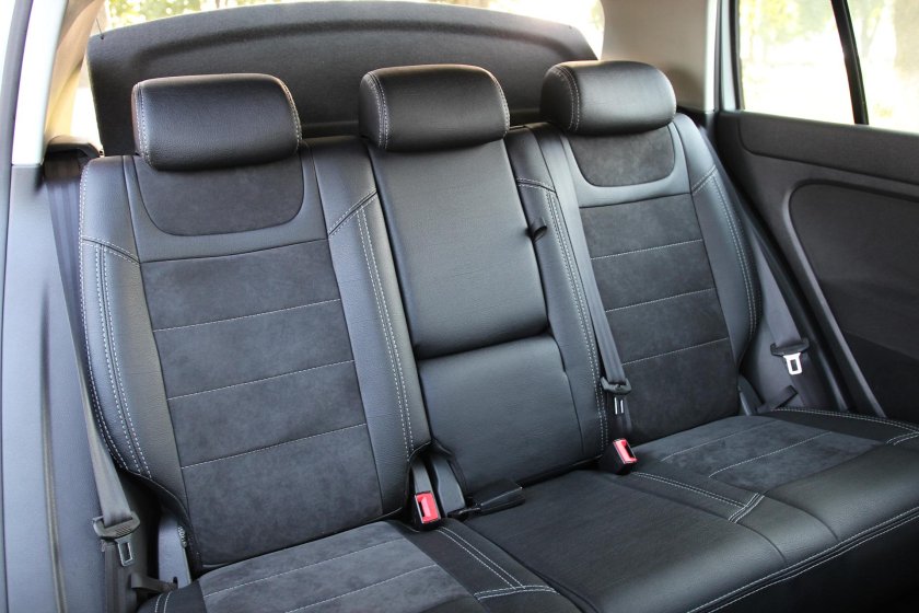 Чехлы на Фольксваген гольф 6