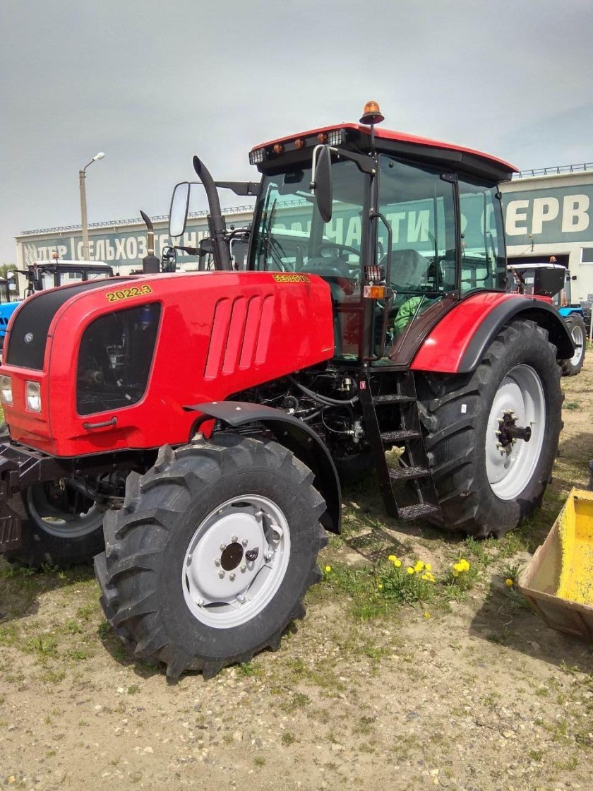 Трактор Беларус 2022