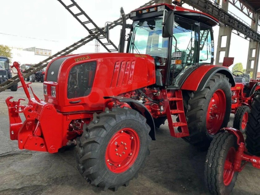 Трактор Беларус 2022 с СПГ