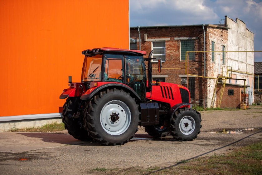 Трактор Беларус 2022.3