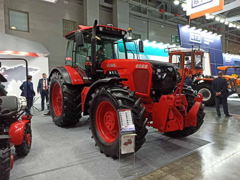 Трактор МТЗ 2022
