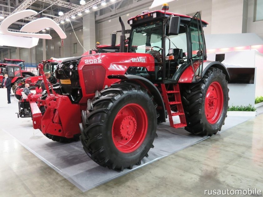 Трактор Беларусь 2022