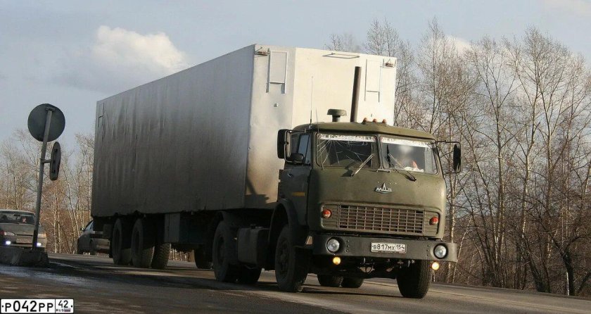 МАЗ 5429 тягач