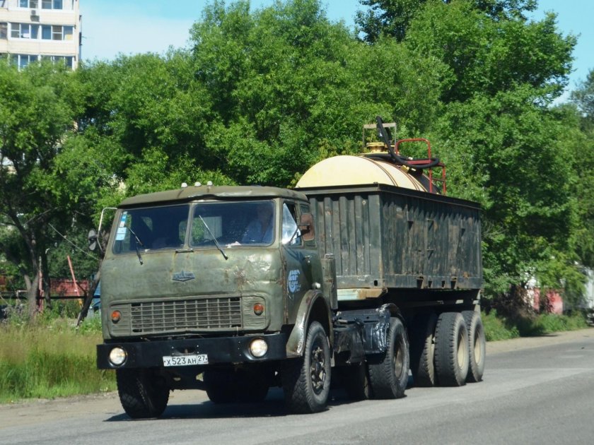 МАЗ 5429 тягач