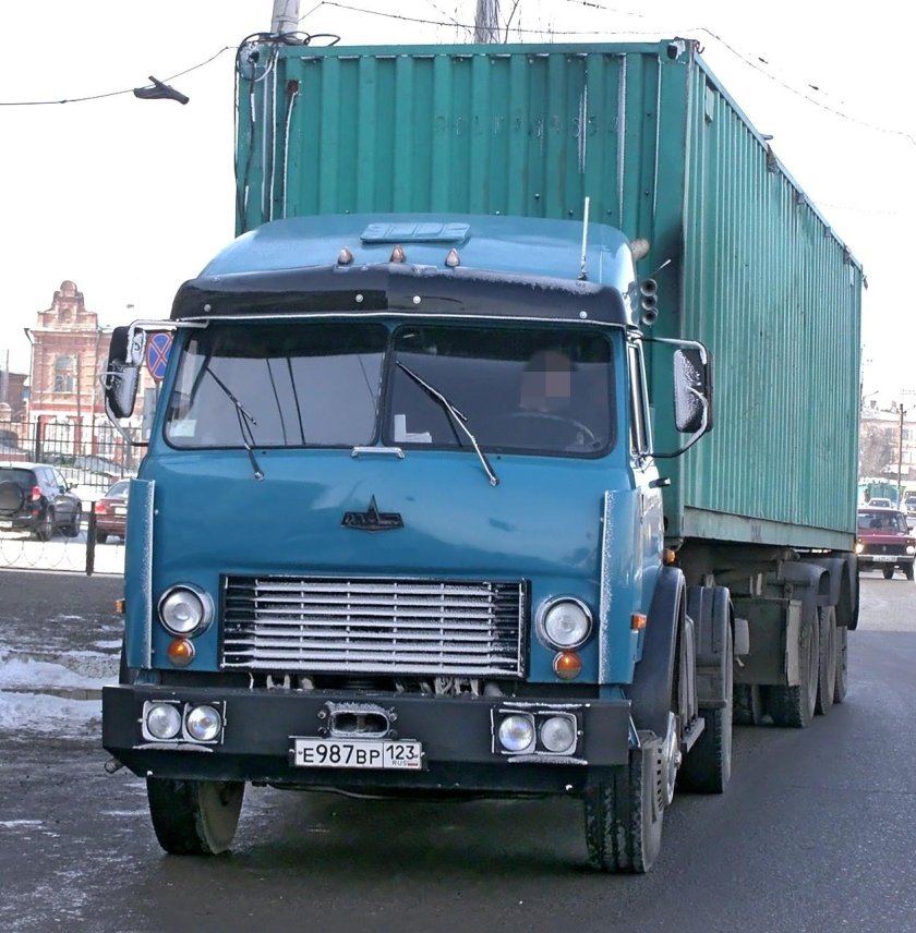 МАЗ 500 седельный тягач