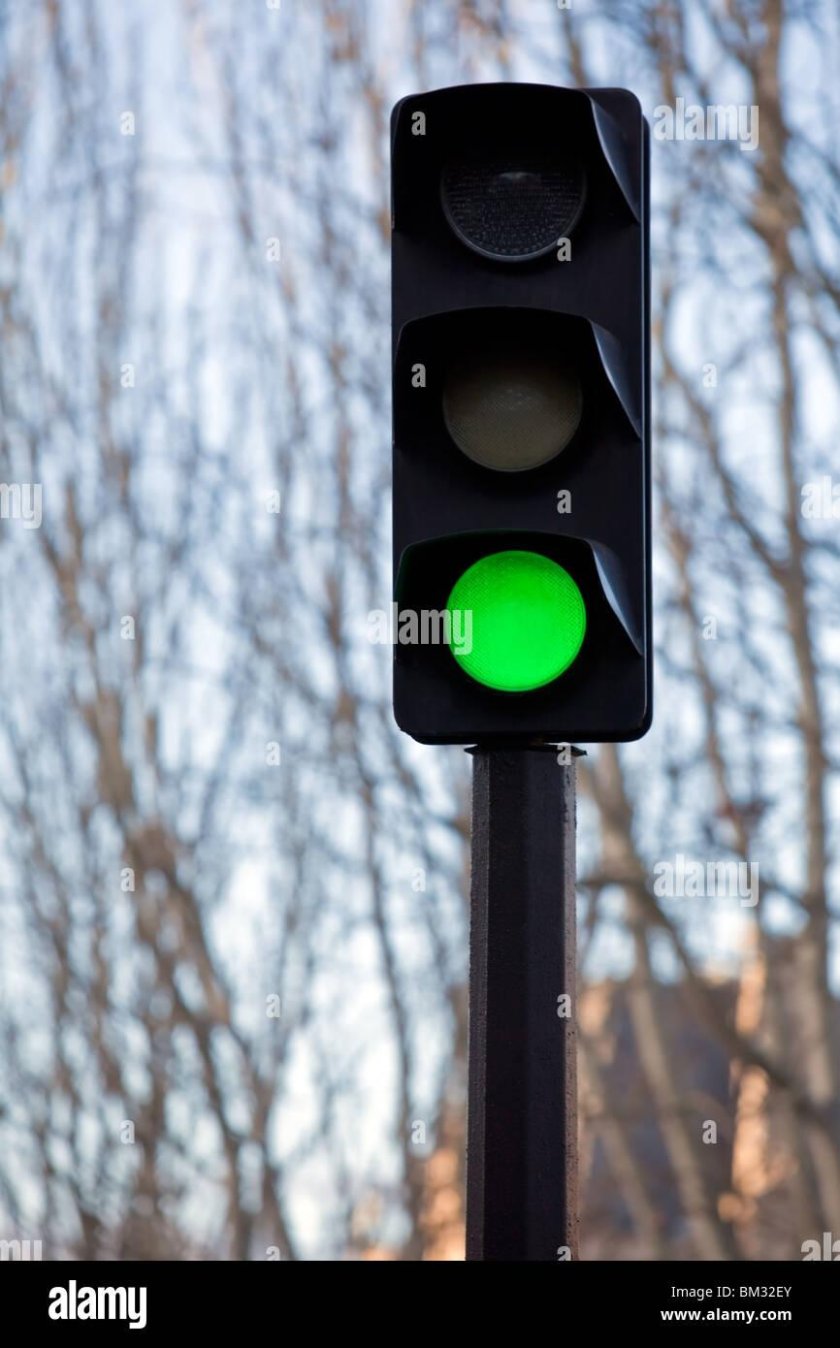 Зеленый свет светофора