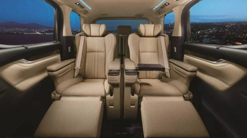 Toyota Alphard 2022 салон