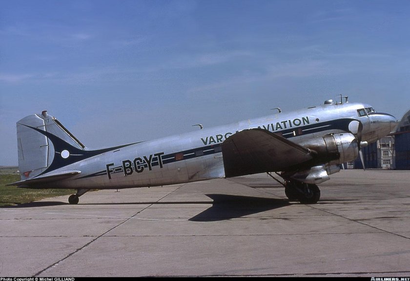 Douglas DC-3 / C-47 Skytrain/с-53 Skytrooper / Dakota