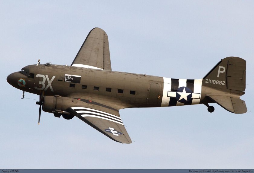 Самолет c-47 Skytrain
