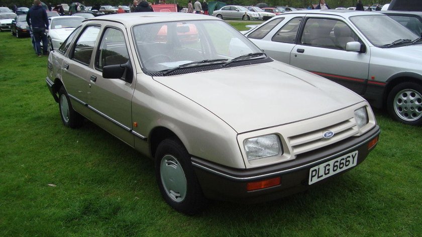 Ford Sierra 1 хэтчбек