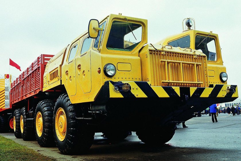 Тягач МАЗ 7310