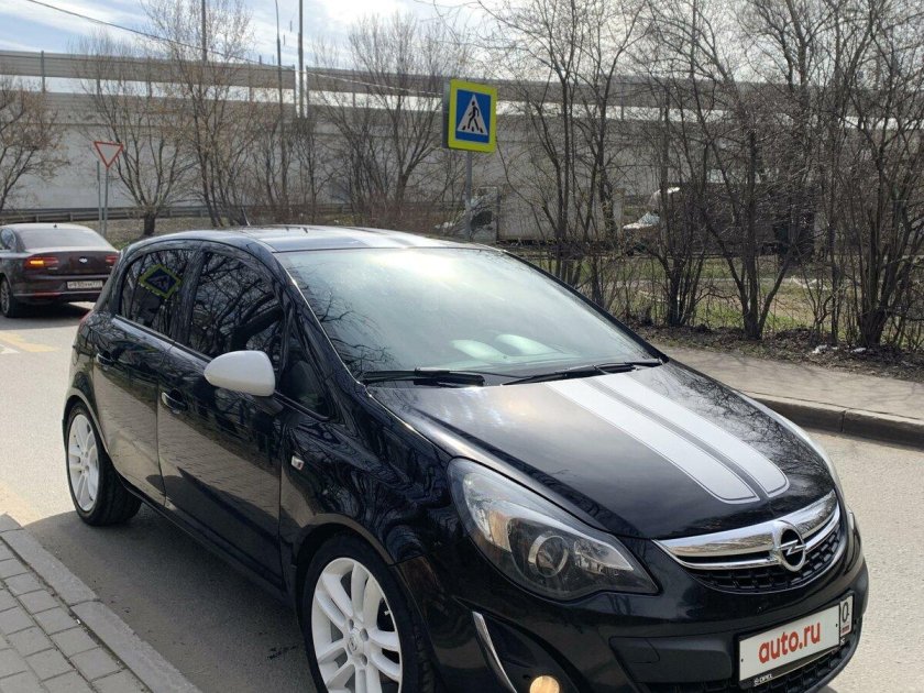 Опель Корса д черная