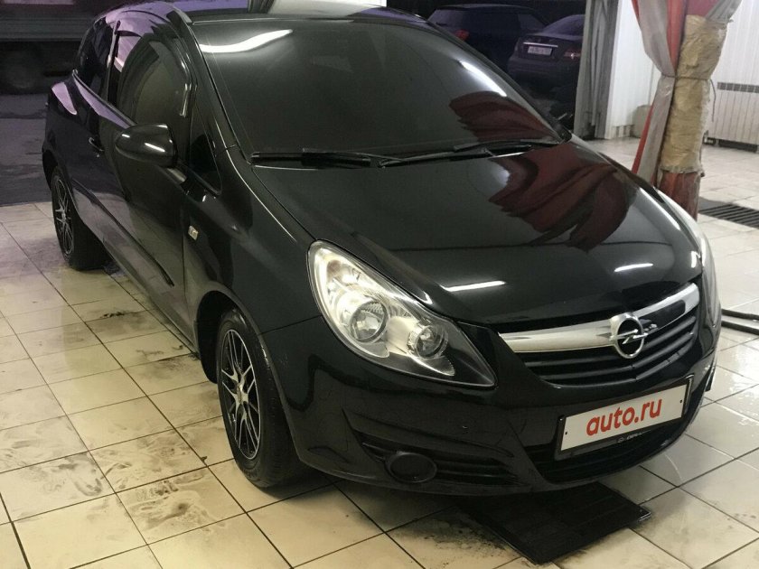 Opel Corsa d черная