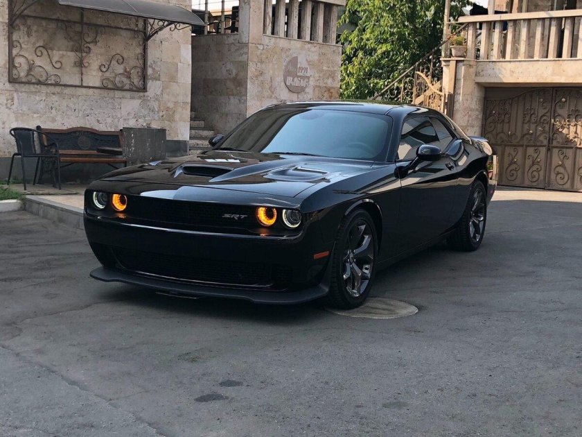 Додж Челленджер 2023