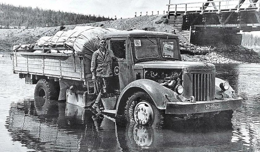 МАЗ 200 тягач