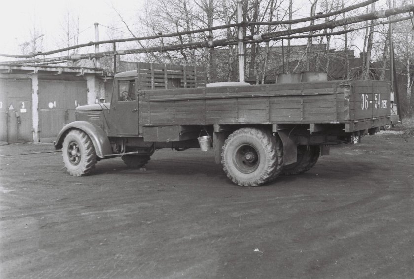 МАЗ-200 молоковоз