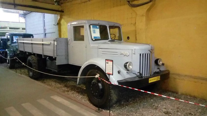 МАЗ 200 бортовой