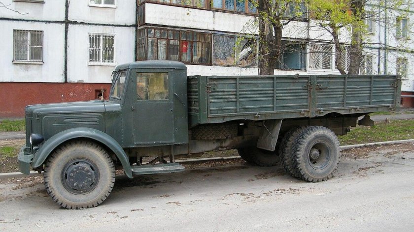 МАЗ 200 сбоку