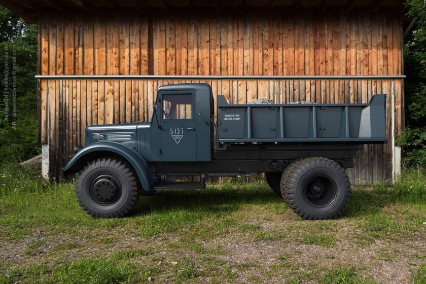 МАЗ-205 самосвал