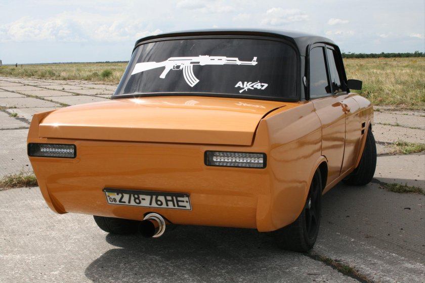 Тюнингованный Москвич 412