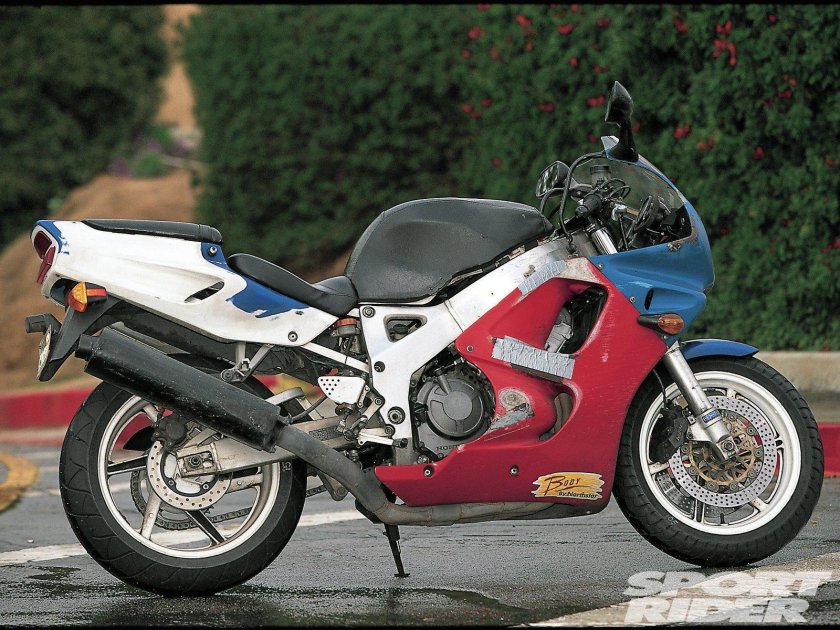 Хонда RR 900 обои на тел