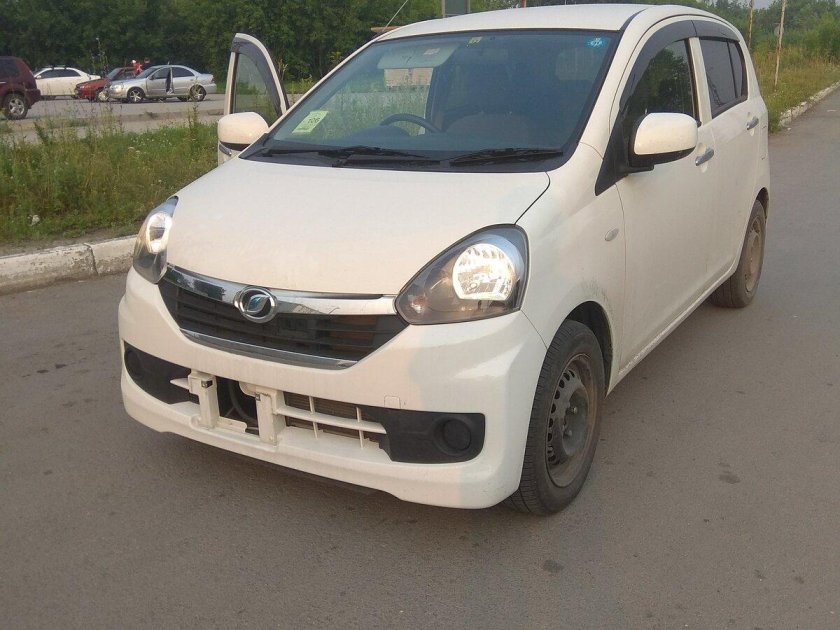 Daihatsu Mira 2014