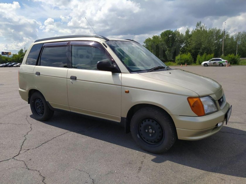 Daihatsu Pyzar, 1996