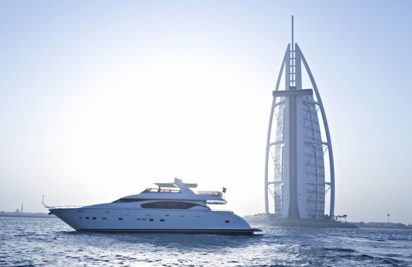 Мегаяхта Дубай