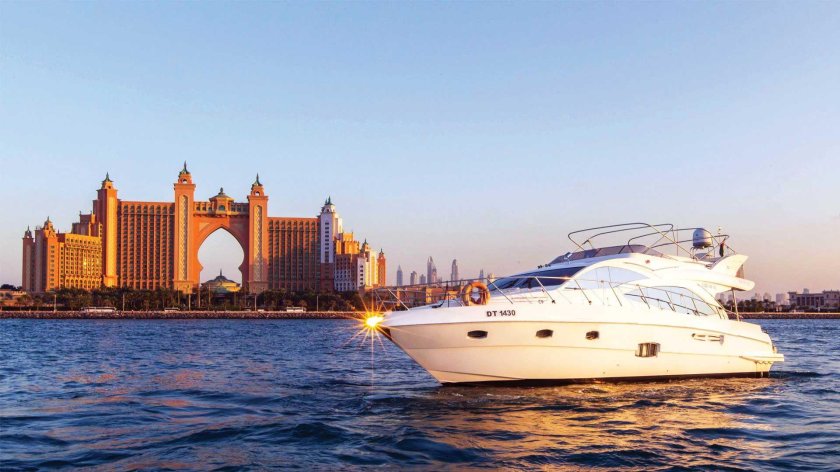 Дубай яхта Атлантис