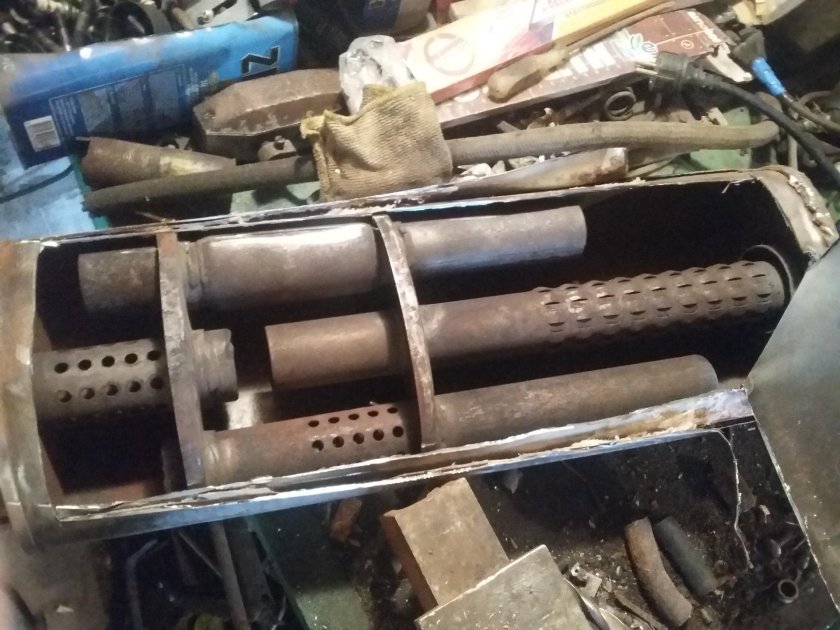 Глушитель ВАЗ 2112 В разрезе