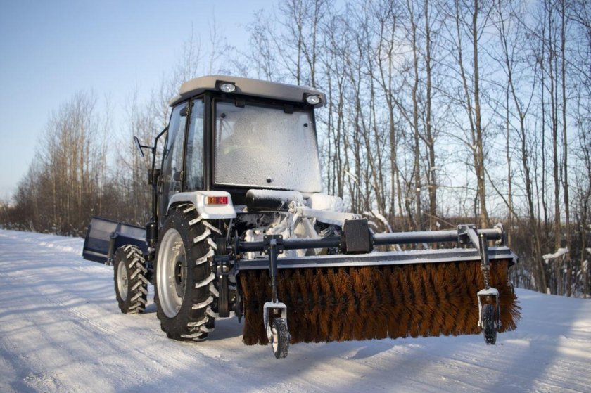 Коммунальный трактор