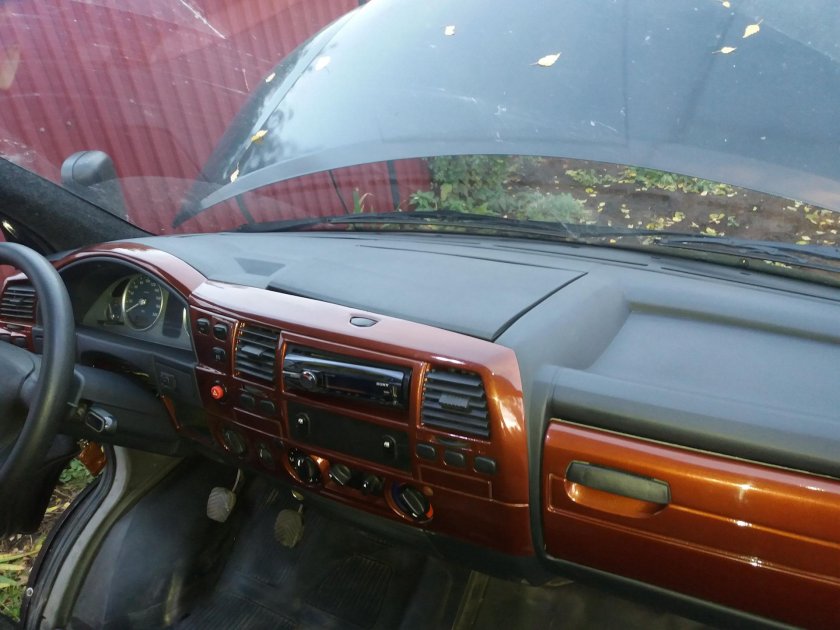 Накладка на торпеду Газель 3302