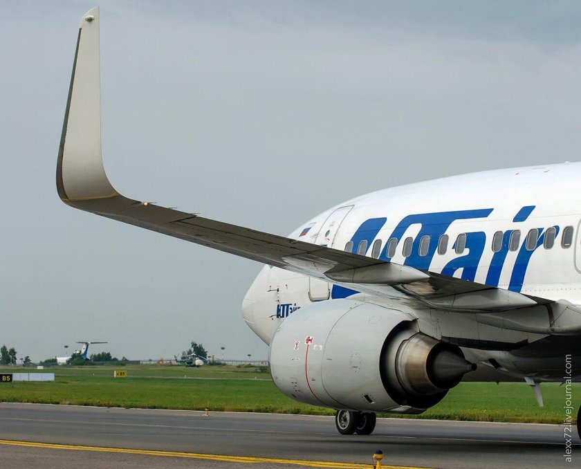 Самолёт с загнутыми крыльями