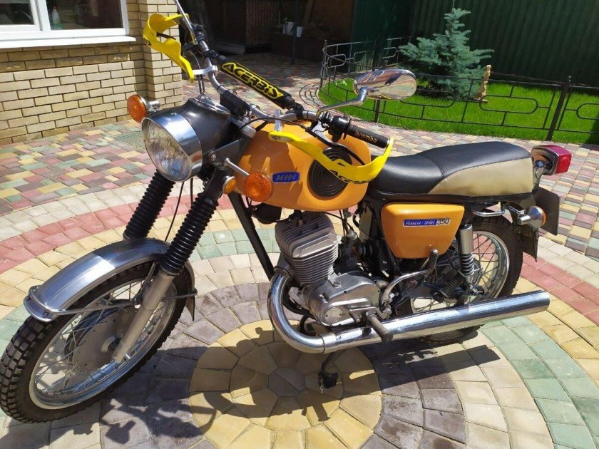 Планета спорт желтая