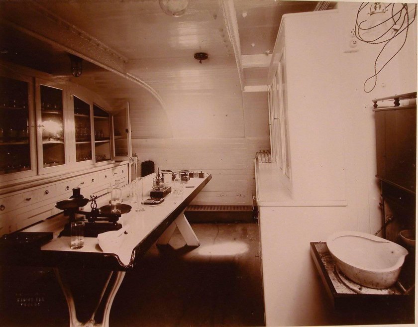 Плавучий госпиталь