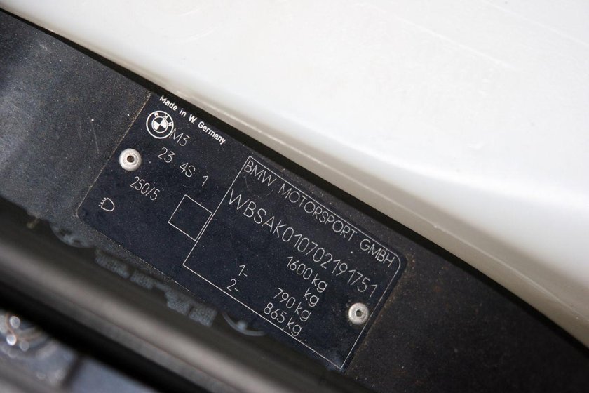 VIN табличка BMW e60