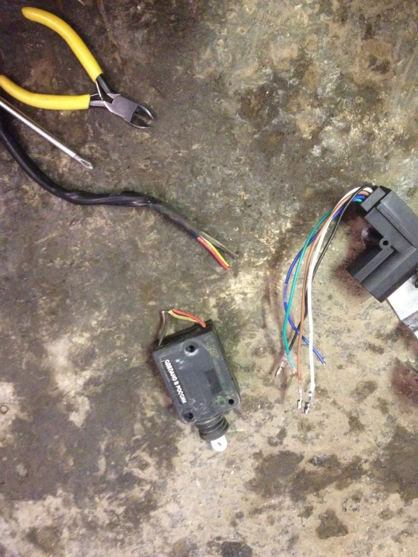 Распиновка моторчика центрального замка Приора