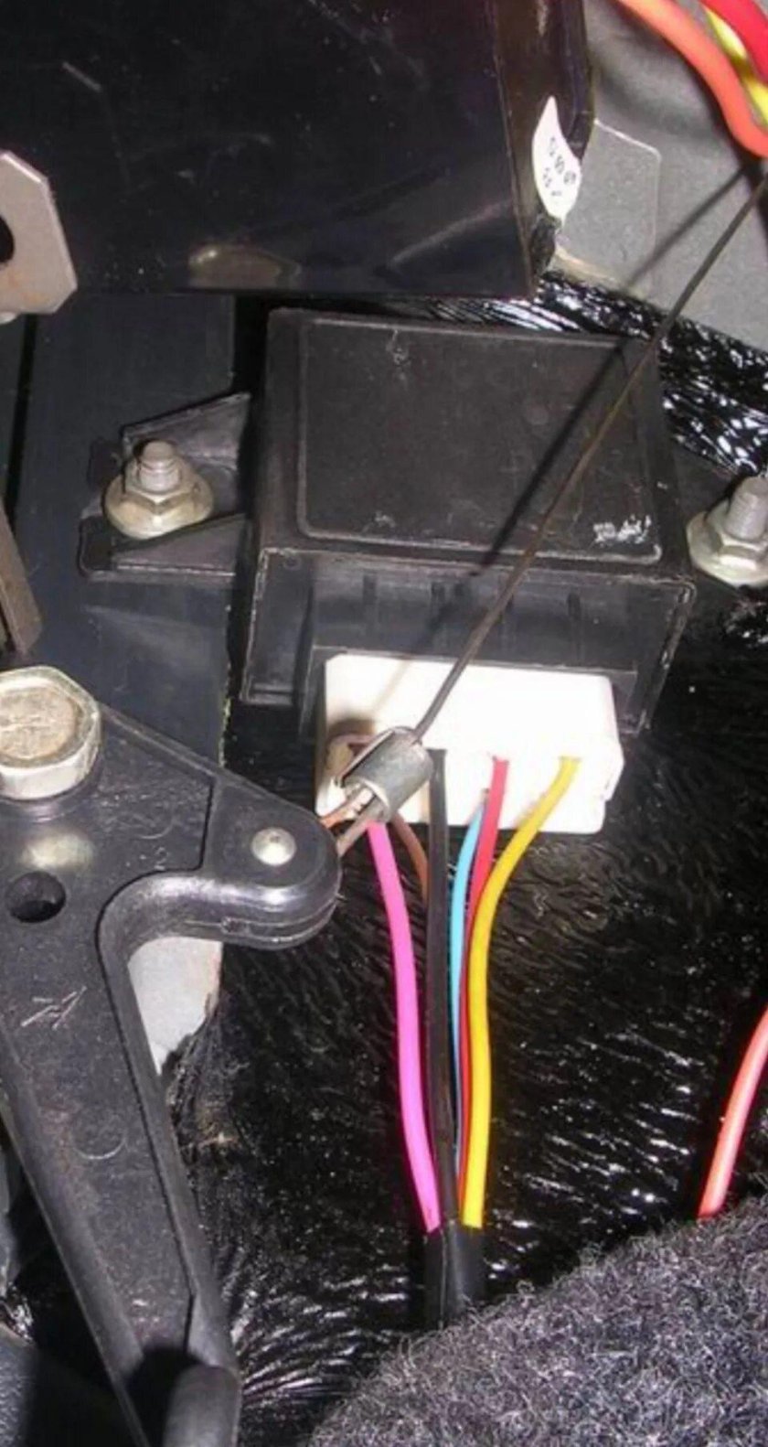 Блок центрального замка ВАЗ 2110