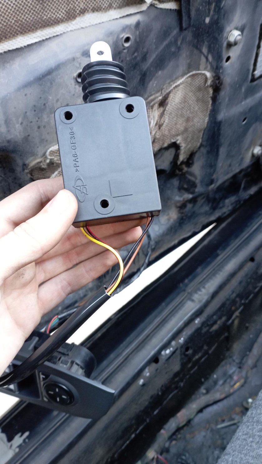 Реле центр замка Лада Приора